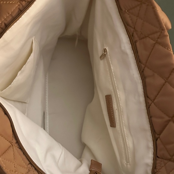 Elegant Quilted Tan Tote Bag Set - Picture 7 of 12